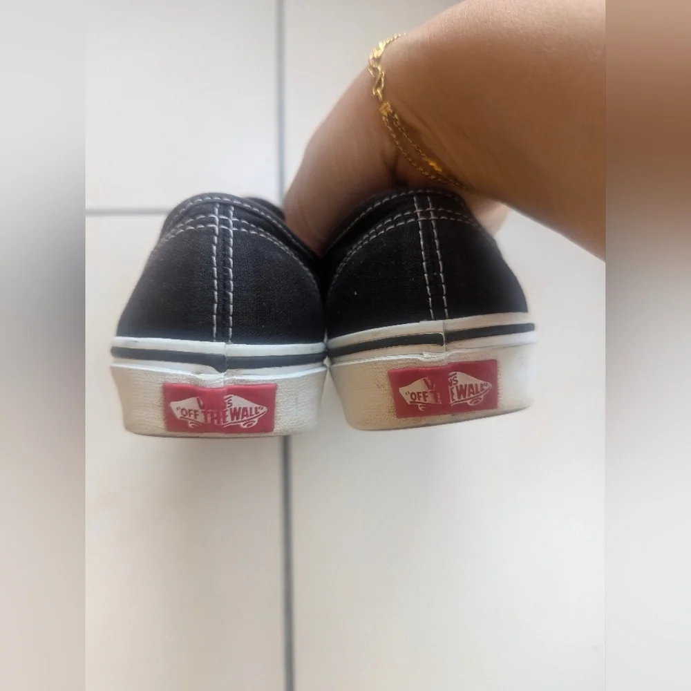 Kids | Vans | Authentic Black Classic - Kids 5Y - Picture 9 of 10